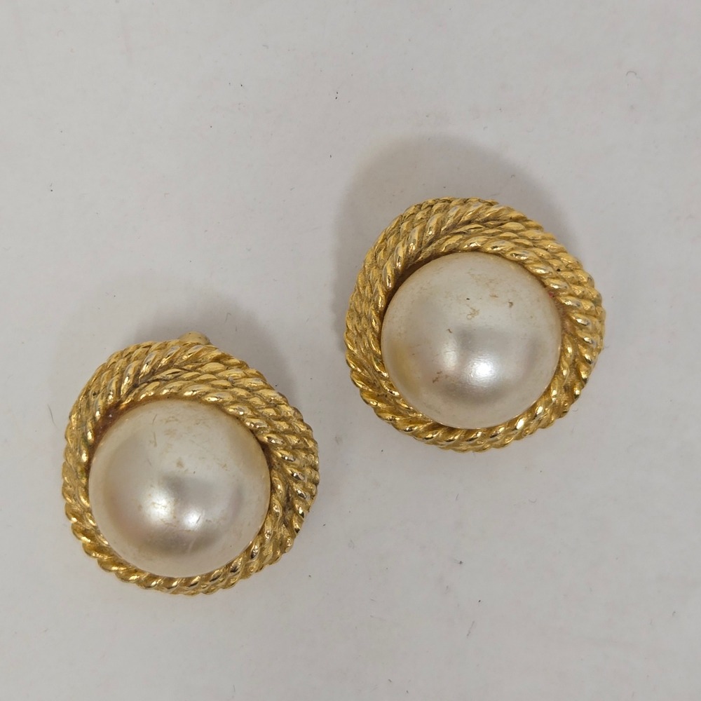 Vintage Gold Tone Mabe Pearl Rope Border‎ Clip On Earrings Round Button 1 Inch